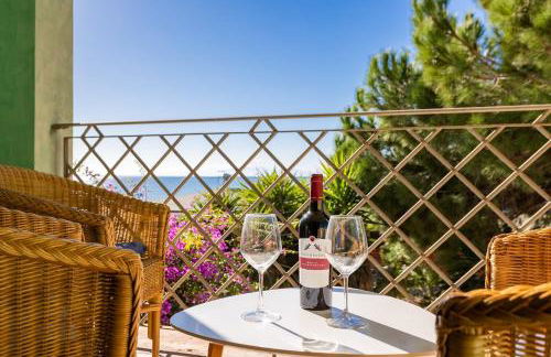 Villa Ray - Front row beachfront with garden - Foto 39