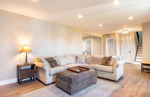 Spacious 4BR Retreat near Disneyland & Beaches - Foto 10