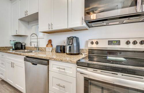 2 Mi to Cocoa Riverfront Park Home with Patio! - Foto 12