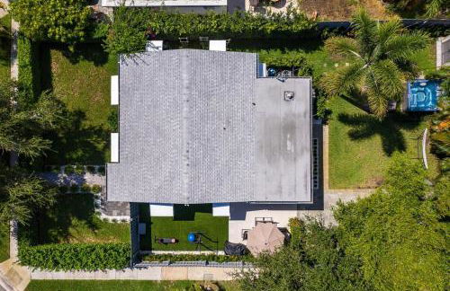 Renovated 2BR Home - Hot Tub, Gym & Beach Nearby - Foto 31