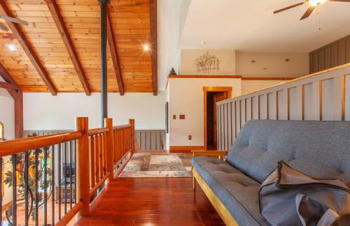 Chasing Sunsets: A Cozy 2-Bedroom Cabin in Smoky Mts with Stunning Mountain Views. - Foto 28