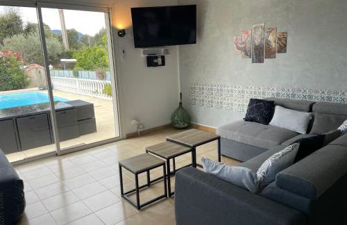 VILLA tous conforts avec Piscine privée et accès Plage - Foto 27