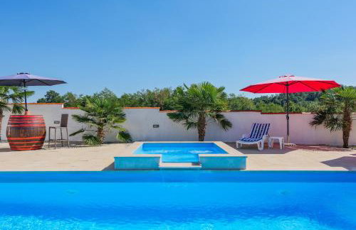 Family home with hydromassage pool & fun activities - Foto 3