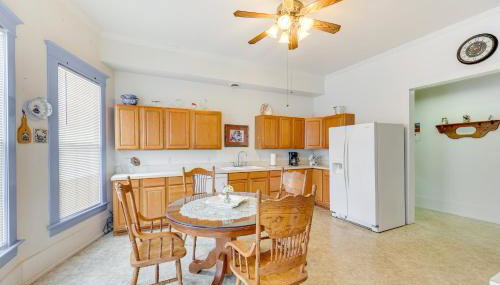 Paris Vacation Rental about 15 Mi to Mount Magazine! - Foto 3