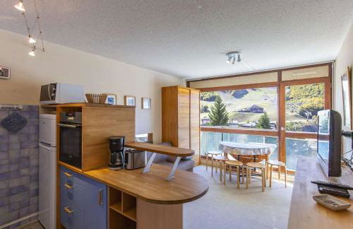 Studio cabine 6 personnes au pied des pistes à Gourette, séjour avec balcon, parking - FR-1-400-117 - Foto 1