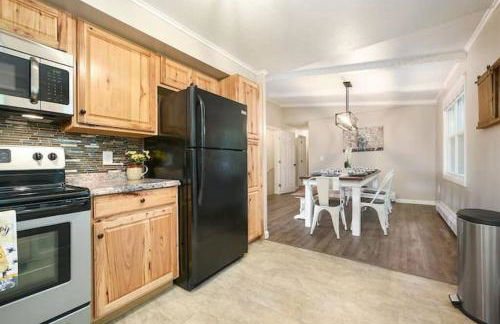 The Bumble Bee Hive 7-Bedroom House w/ Hot Tub - Foto 13