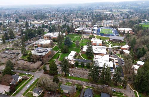 Family-Friendly Home Near Vineyards & Dtwn Newberg - Foto 32