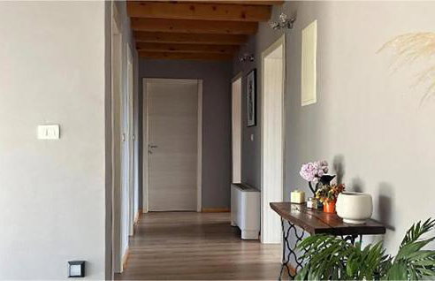 3 Bedroom Nice Apartment In Marinici - Foto 8