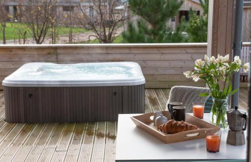 Charterhouse, Strawberryfield Park - Photo 4