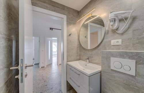 DeLuxe Seaview Apartment KENNEDY I - Photo 47