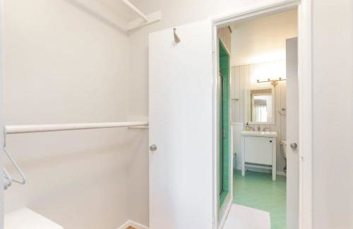 Mid-Century Modern Home in Daly City - Photo 13