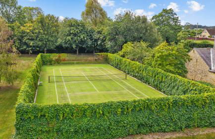 Stourton Manor - Photo 2