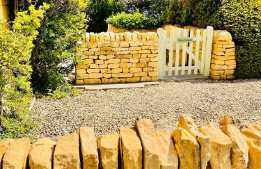 Cotswold Chic Retreats "Jacinabox" Central Chipping Campden-Parking-Garden - Photo 10