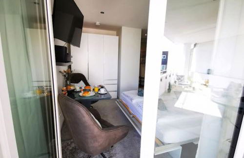 HH 03 by ROCKCHAIR - SUPERHOST Status - Modernes Apartment mit sonnigem Balkon & premium Boxspringbetten in Winterhude - Hamburg Top Geheimtipp - Foto 6