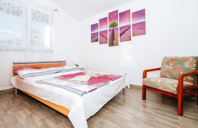 Beautiful Holiday Home in Maslenica Near Beach" - Foto 8