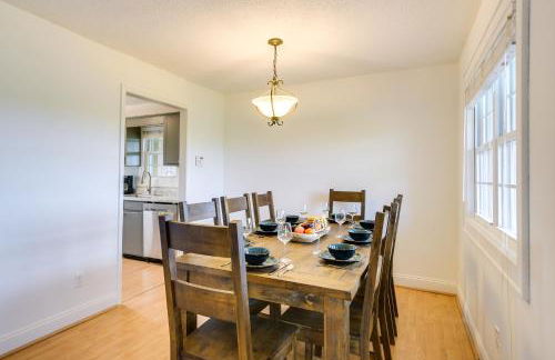 Relax Fireside! Home Less Than 1 Mi to Tryon International - Foto 6