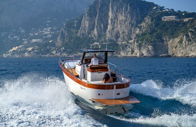 Crucero al atardecer por la costa de Capri y Sorrento en barco Todo incluido - Foto 38