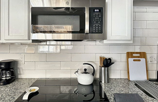 Clean Cozy 1-bedroom Near Plaza District 32C - Photo 20