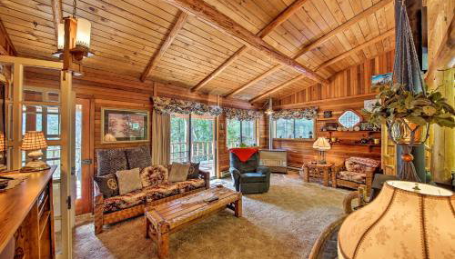Private Yaak River Hideaway with Deck and Mtn Views! - Foto 4