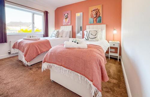 Raygill LT 4 Bedroom House By Furnished Accommodation - Private Parking - Perfect For Families & Contractors - Foto 24