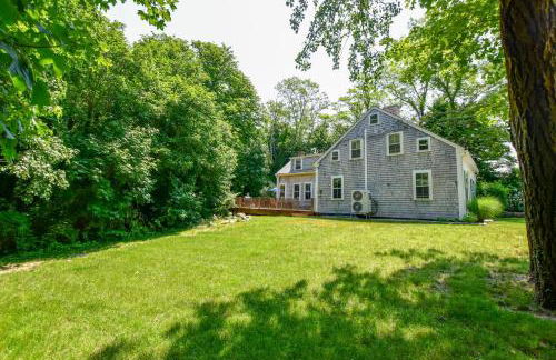 Short drive to town and popular beaches - Photo 36