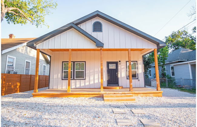 Experience Convenience w/ 4br/3ba Near Alamodome - Foto 1