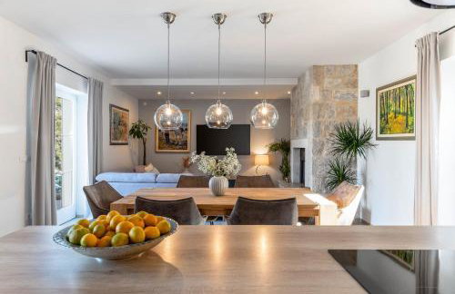 Villa Ani! Traditional and luxurious 4-bedroom villa with heated pool and sea views - Foto 17