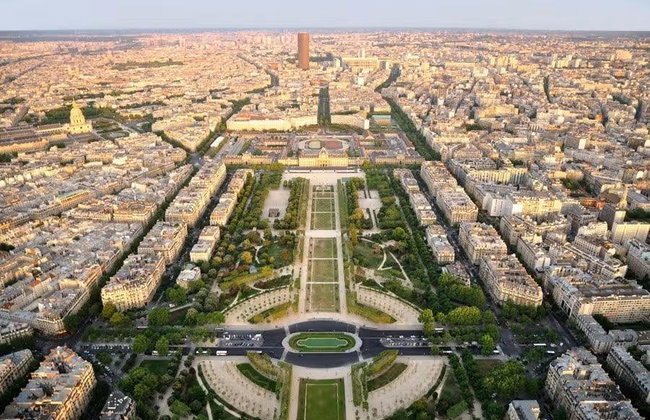 Visita guiada por la Torre Eiffel con subida a pie - Foto 3