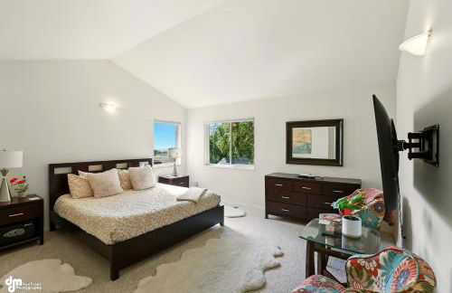Coastal Place - BEST location in Downtown! - Photo 24