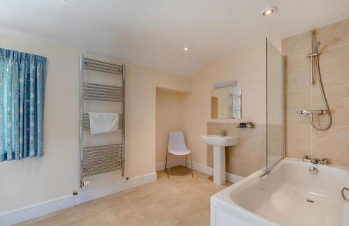 3 Bed in Burton Bradstock oc-c30570 - Photo 16