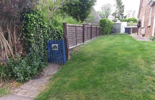 Entire Thatched Cottage - Photo 10