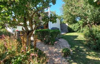 Charmante maison avec spa, sauna et jardin privatif - Photo 15