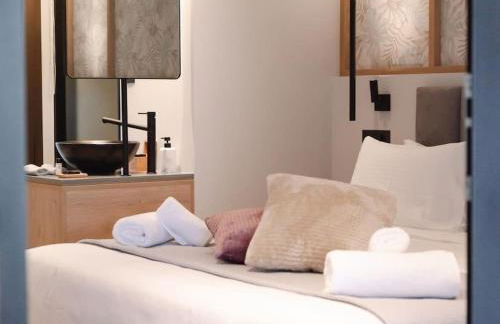 Orama Luxury Suite 3 Bedrooms with Private Pool - Foto 28