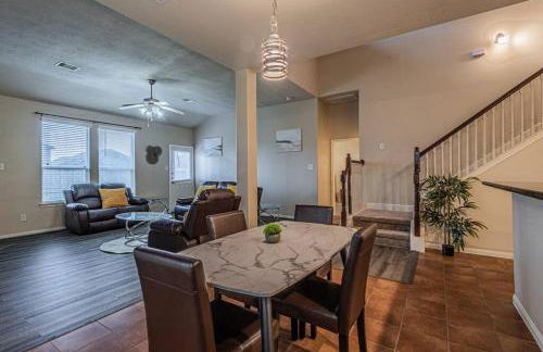 New Beautiful 4/BR Vacation Home - Photo 22