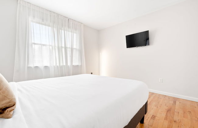 Modern Luxury Home w GameRoom & Parking - Foto 5