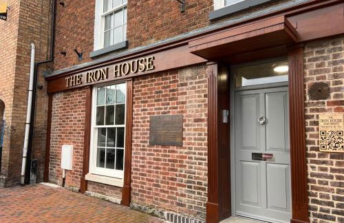 Iron House James Place - Foto 1