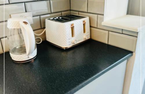 Bright 4BR Home - National Museum, Highfields Park, Uni & City Centre - Sleeps 8 - Photo 9