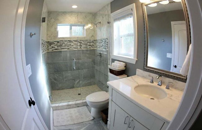 Upscale 6 Bed, 5 Ba, New Pool W/jacuzzi, 1/2 Mile Walk to Disney - Foto 24