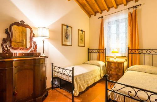 Holiday Home in Town Center with Pool, Garden, Hot Tub - Foto 40