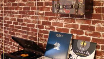 "The speakeasy" Pub new yorkais Centre ville - Idéal PRO - Wifi Fibre - Rétroprojecteur cinéma - Foto 3