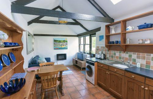 Cosy cottage in the beautiful Lamorna Valley - walk to the pub & sea - Photo 8