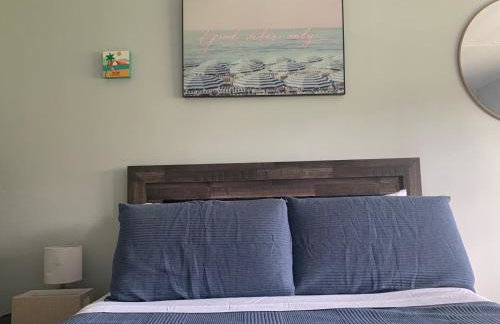 Walk to the beach, Studio, with Pool and FREE Parking - Foto 15