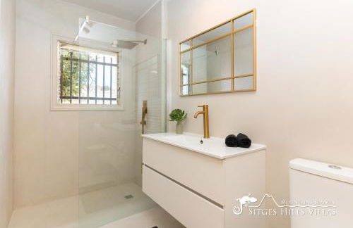 Villa Caliza in Cunit with Private Pool and large garden - air conditioning in bedroom - Photo 25