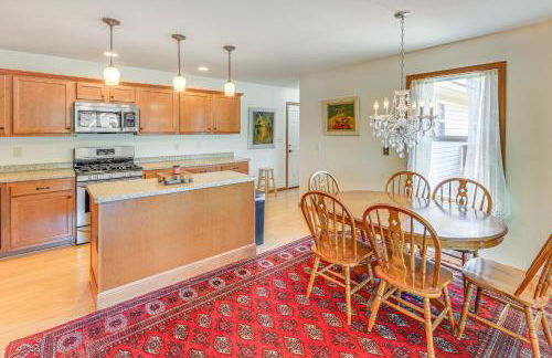 WFH-Friendly Columbiana Vacation Rental with Deck! - Foto 8