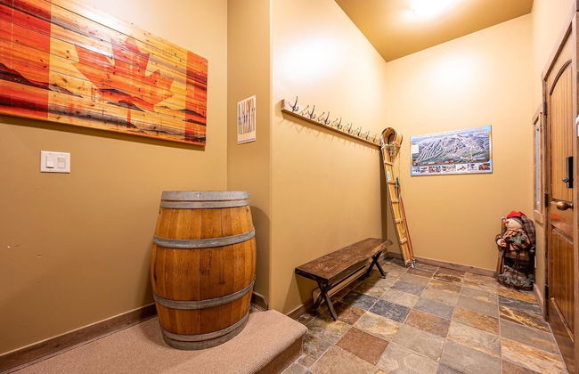 Trapper's Lodge 4 Bd W/great View, Private Hot Tub - Photo 33