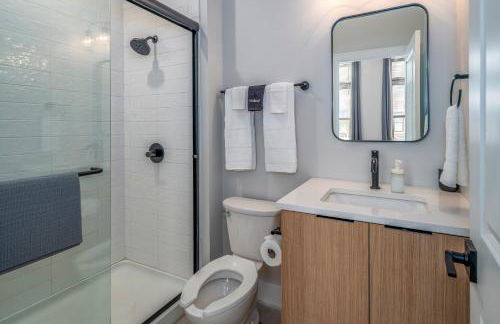 Prime OTR, 3 Lux Queen Beds, Two 55in TVs, Steps to TQL, Findlay Market, Light Rail, Fast Wifi - Foto 5