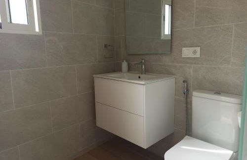 Casa cerca de la playa con patio y garaje privado - Foto 13