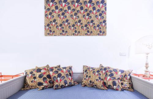 Right House - Characteristic Marina District - Photo 27