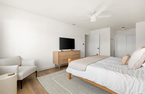 Modern Escape w Mountain Views, Walk to Lake, Golf, Resort, Dining - Foto 16