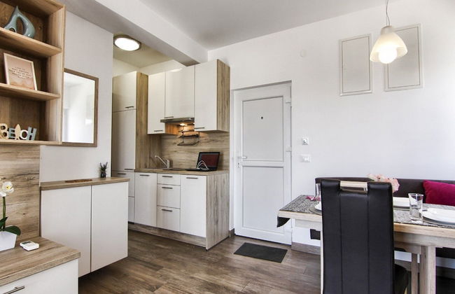 Apartments Victoria - Photo 32